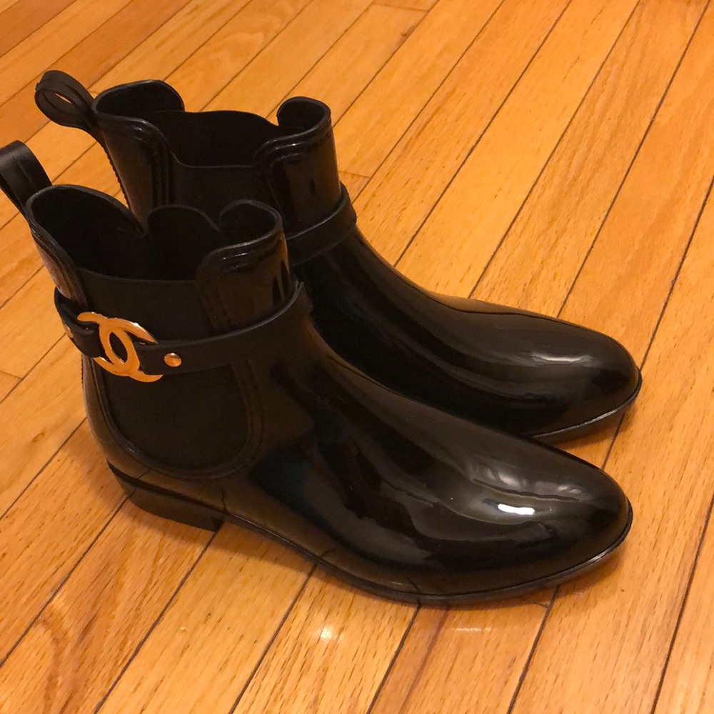 Boots only one time used , like new☺️😍😍